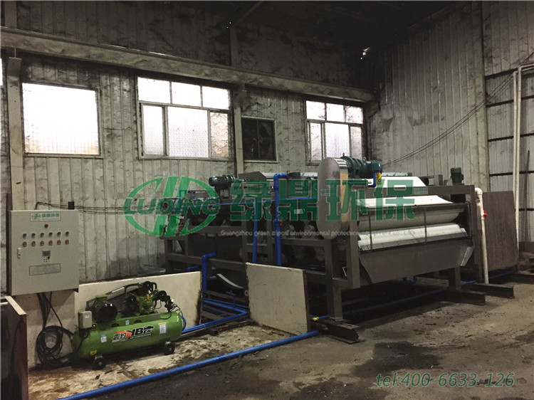 帶式壓濾機(jī)發(fā)往香港處理工廠污泥 3