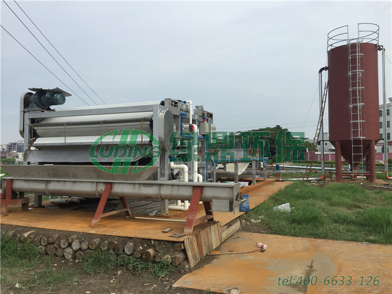 汕頭河道淤泥帶式壓濾機處理工程 4